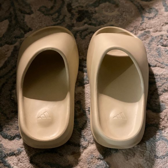 Yeezy Season 7 Fabric Slide Graphite END.